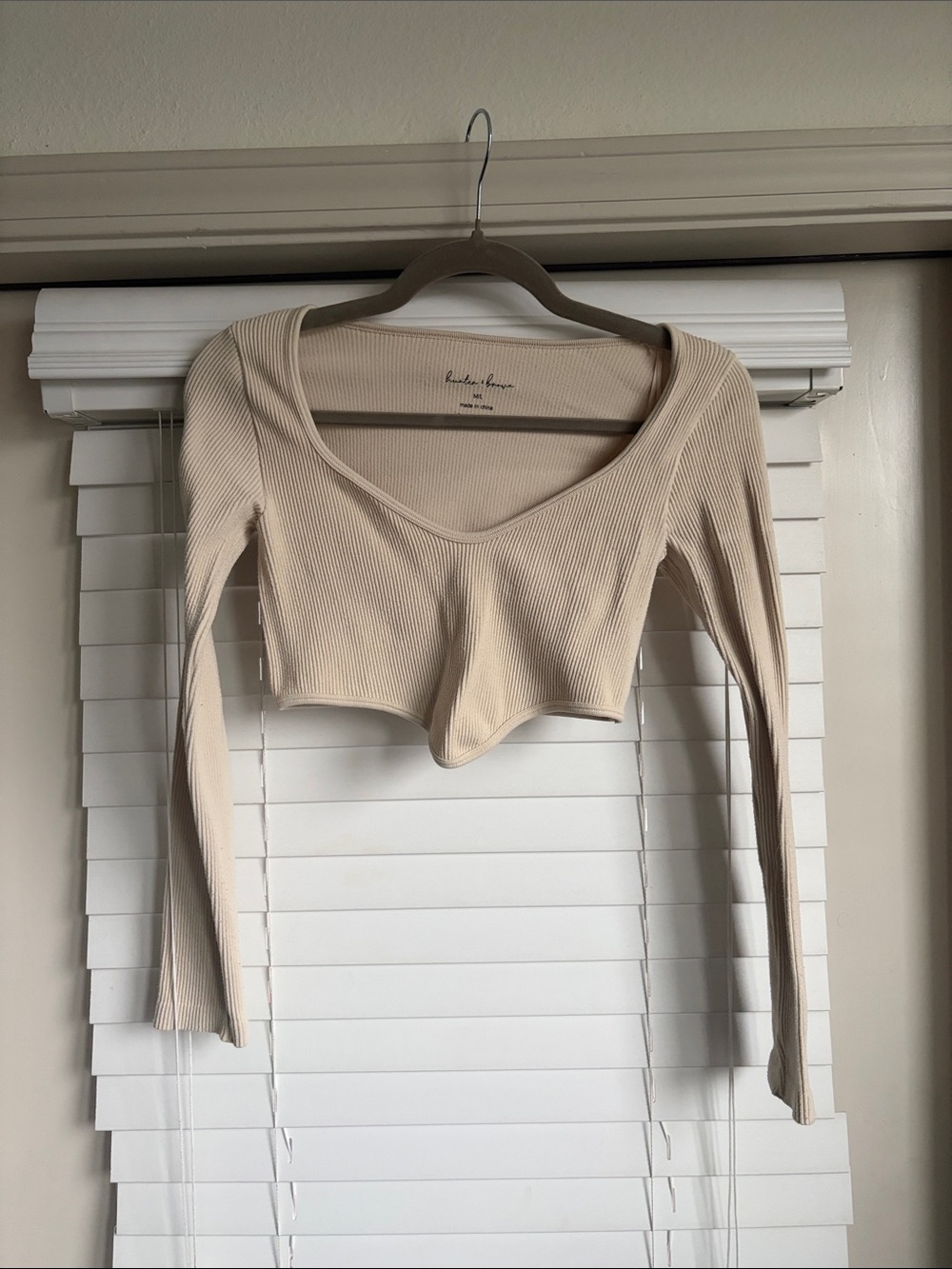 Reformation Beige Ribbed Long-Sleeve Cropped Scoop Top